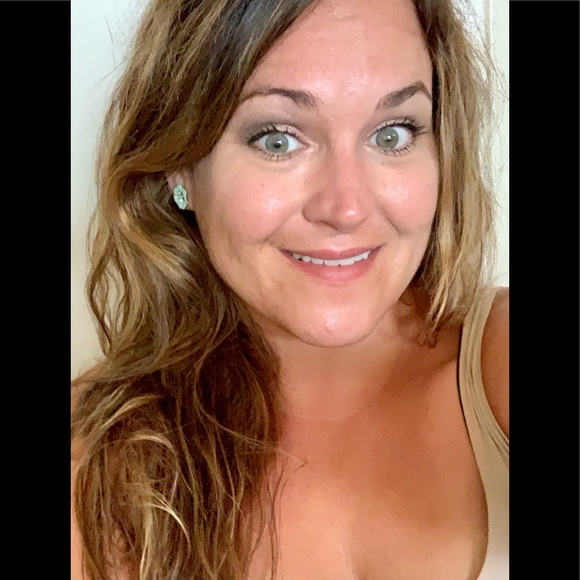 5⭐️rated FASTShip posh party host x’s3 Ambassador - Picture 8 of 10